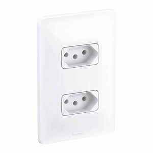 Tomada 3P 10A Dupla 680111 / Un / Pial